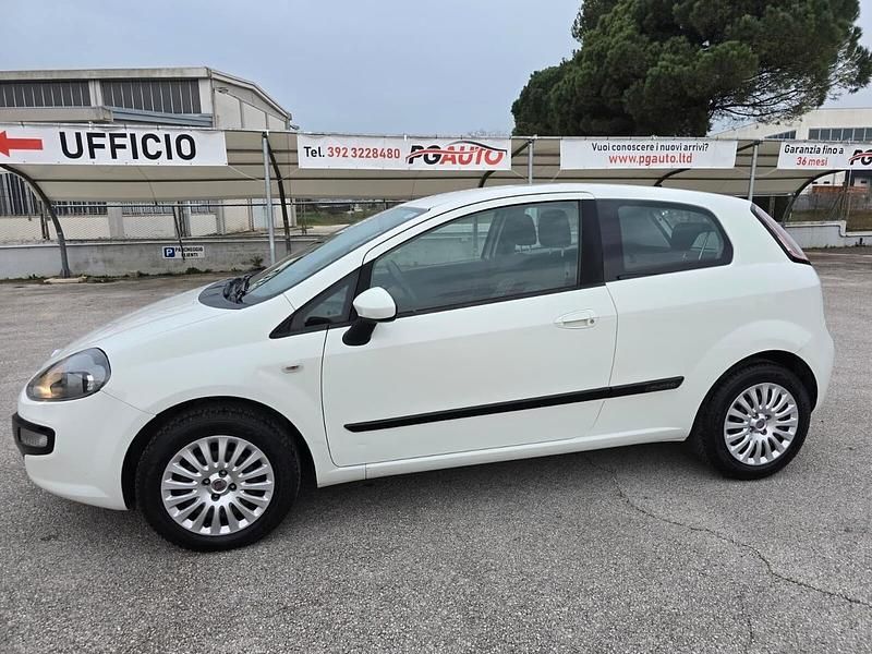 Usata Fiat Punto Evo Active 69 CV (50 kW) 2011 Bianco Utilitaria