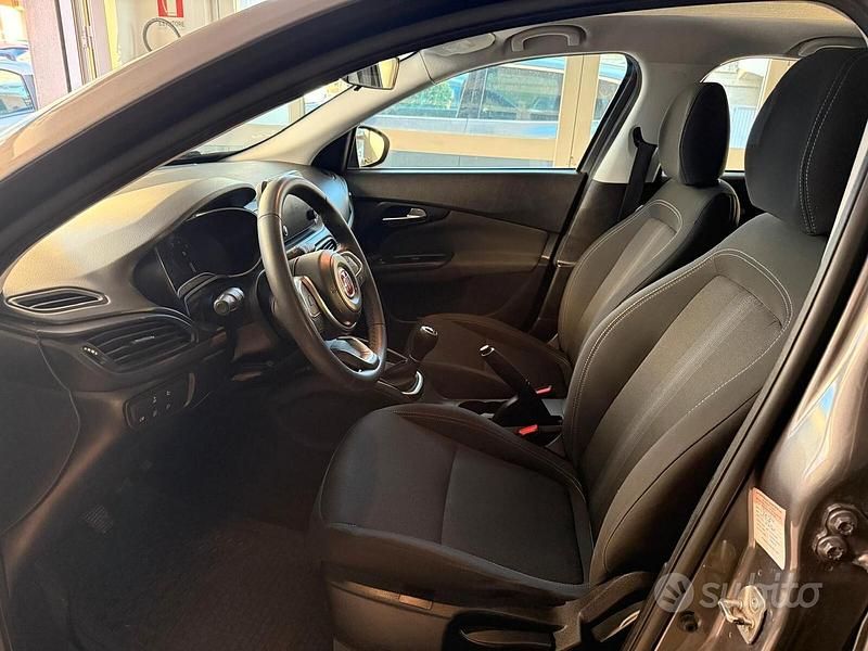 Usata Fiat Tipo 100 CV (73 kW) 2023 Grigio Berlina