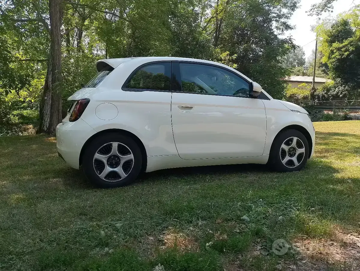 Usata Fiat 500e Passion 42 kW (58 CV) 2021 Bianco Berlina
