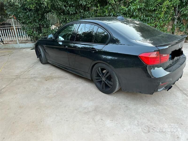 Usata BMW 320 Luxury Line 250 CV (183 kW) 2012 Nero Berlina