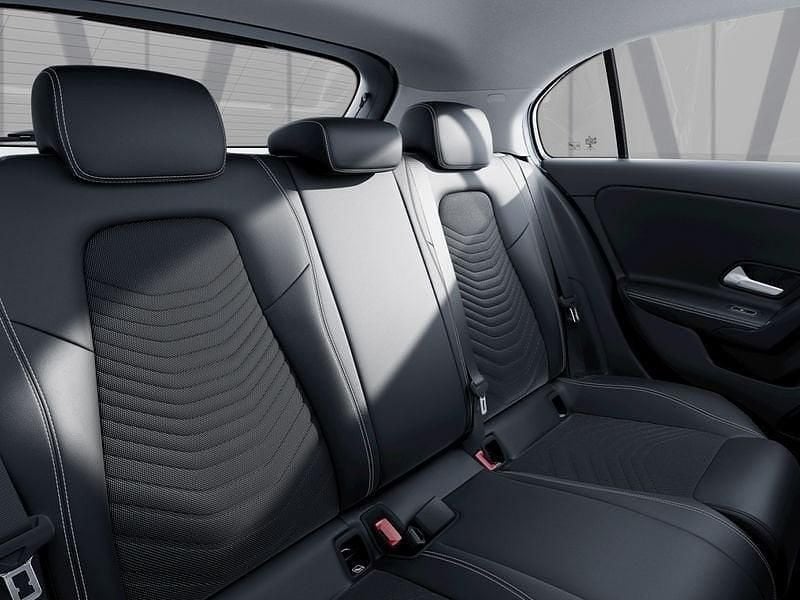 Nuova Mercedes A180 Advanced 116 CV (85 kW) 2026 Argento hightech Utilitaria