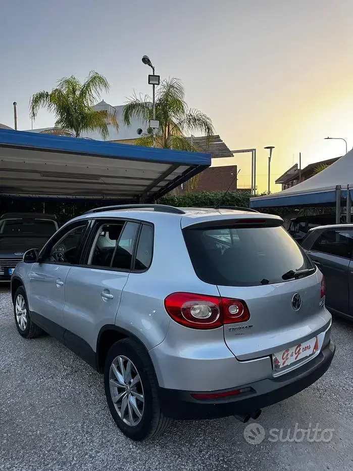 Usata VW Tiguan Trendline 140 CV (102 kW) 2010 Grigio SUV