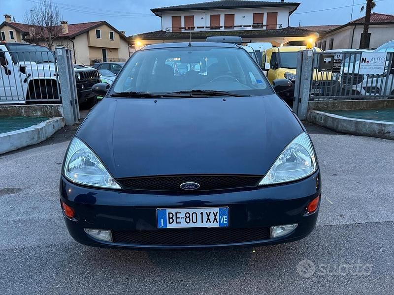 Usata Ford Focus Trend 89 CV (65 kW) 1999 Blu Station wagon