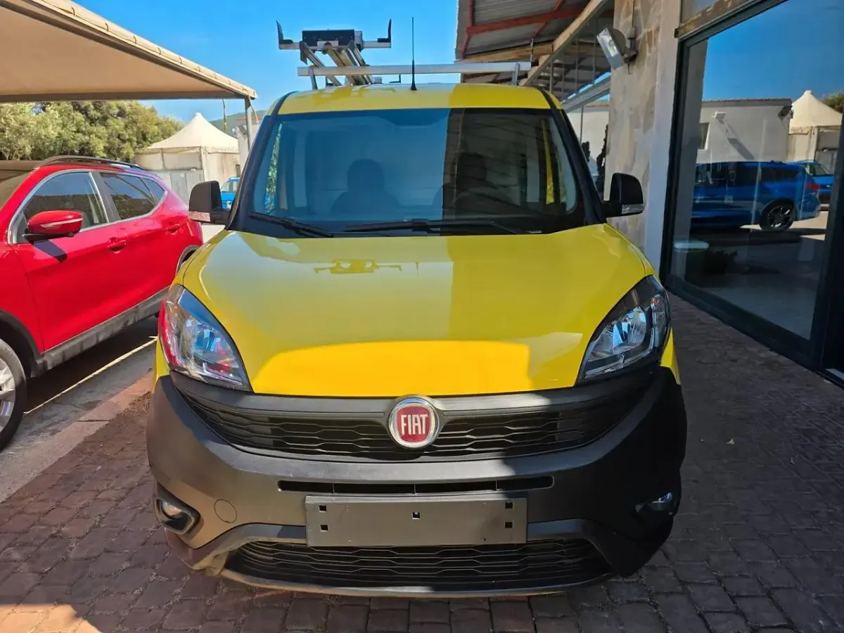 Usata Fiat Doblò 95 CV (69 kW) 2019 Giallo Monovolume