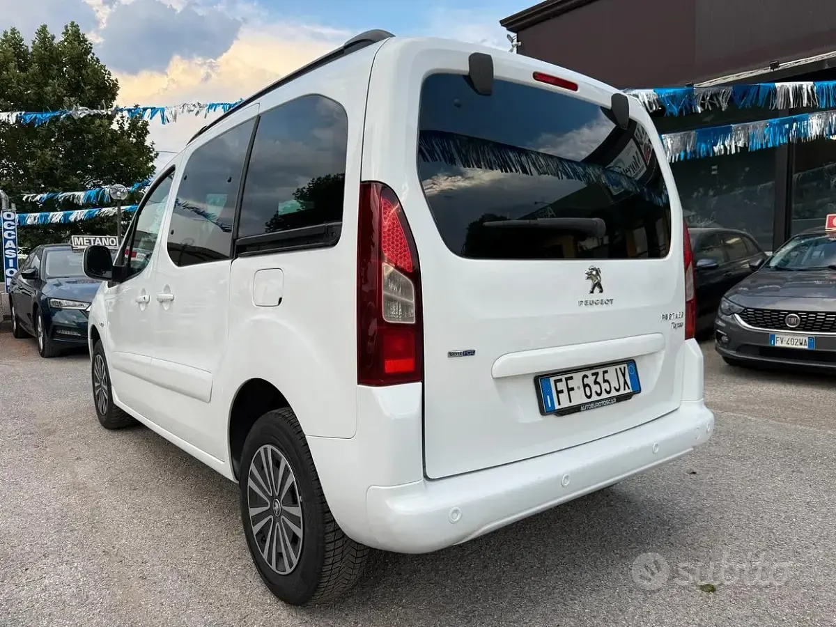 Usata Peugeot Partner Tepee 99 CV (72 kW) 2016 Bianco Monovolume