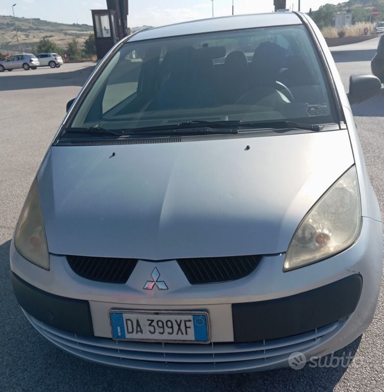 Usata Mitsubishi Colt Instyle 95 CV (69 kW) 2006 Argento Monovolume