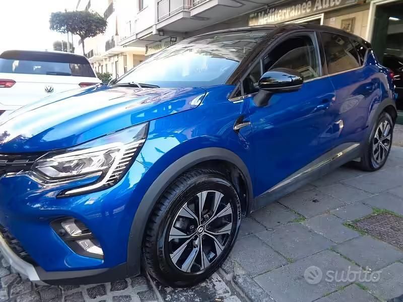 Usata Renault Captur Techno 101 CV (74 kW) 2023 Blu SUV