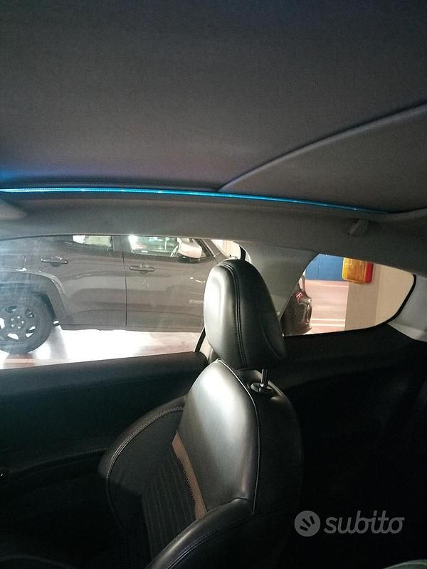 Usata Peugeot 208 92 CV (67 kW) 2012 Bianco Utilitaria