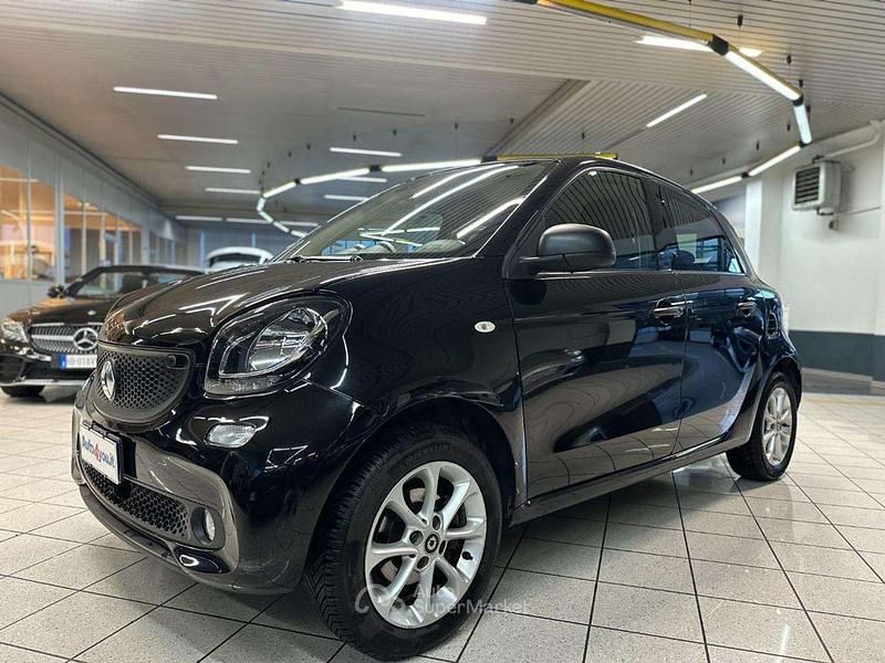 Usata Smart ForFour Prime 71 CV (52 kW) 2018 Nero Utilitaria