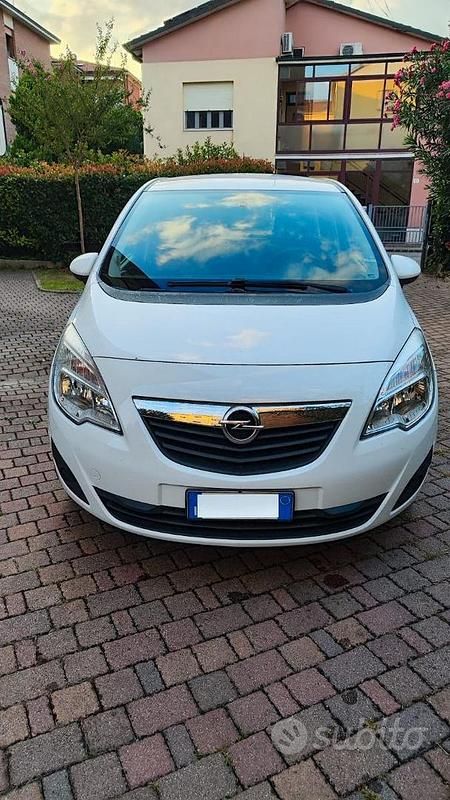 Bianco Usata 2014 Opel Meriva Monovolume | 4500 € (Ottimo prezzo) - Immagine 1/4