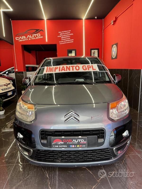 Grigio Usata 2010 Citroën C3 Picasso Monovolume | 3999 € (Ottimo prezzo) - Immagine 1/4
