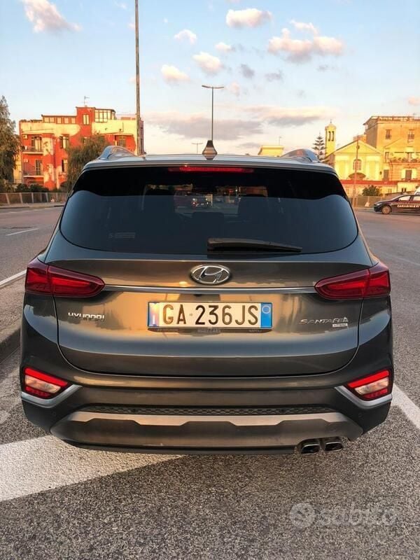 Usata Hyundai Santa Fe 200 CV (147 kW) 2020 Grigio SUV