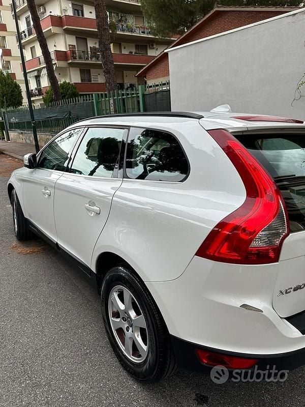 Usata Volvo XC60 203 CV (149 kW) 2011 Bianco SUV