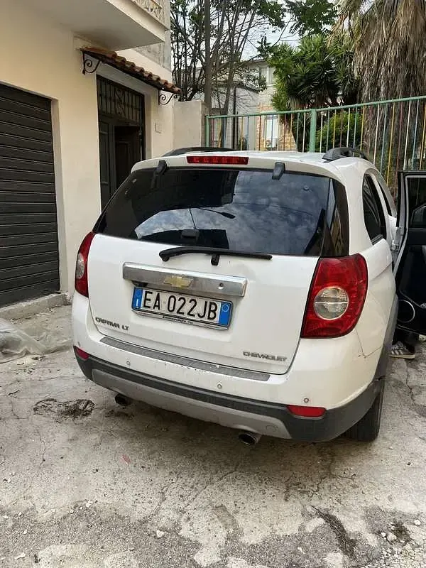 Usata Chevrolet Captiva LTZ 150 CV (110 kW) 2010 Bianco SUV