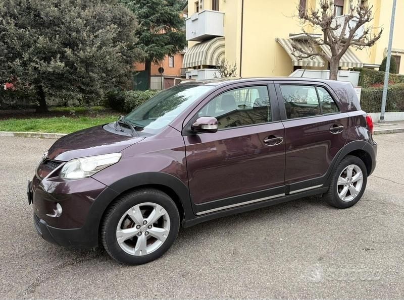 Usata Toyota Urban Cruiser 90 CV (66 kW) 2010 Marrone Utilitaria