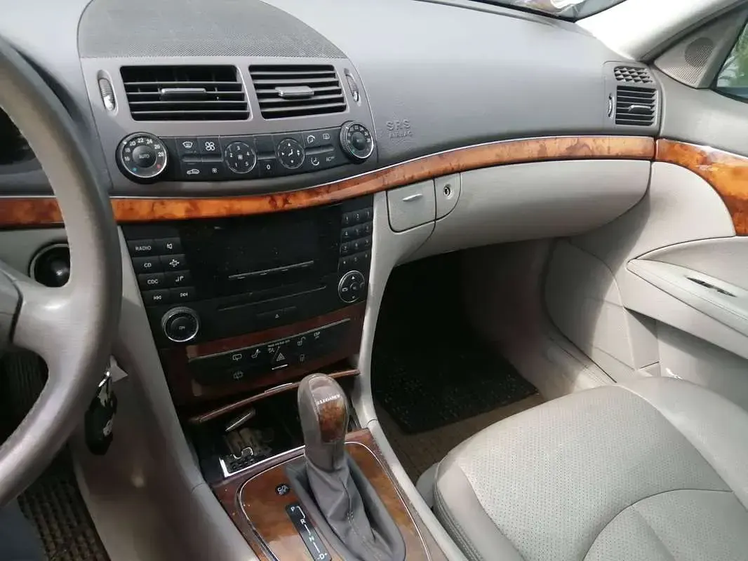 Usata Mercedes E280 Elegance 177 CV (130 kW) 2006 Blu/azzurro Station wagon