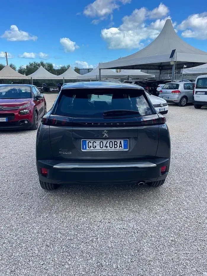 Usata Peugeot 2008 Allure 110 CV (80 kW) 2021 Grigio SUV