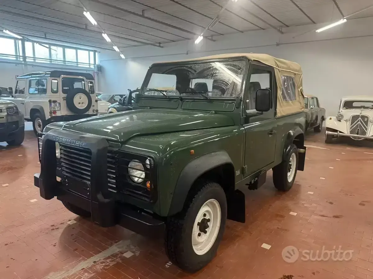 Usata Land Rover Defender 113 CV (83 kW) 1996 SUV