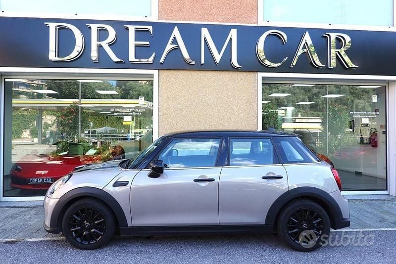 Usata Mini Cooper 136 CV (100 kW) 2021 Grigio metallizzato Utilitaria