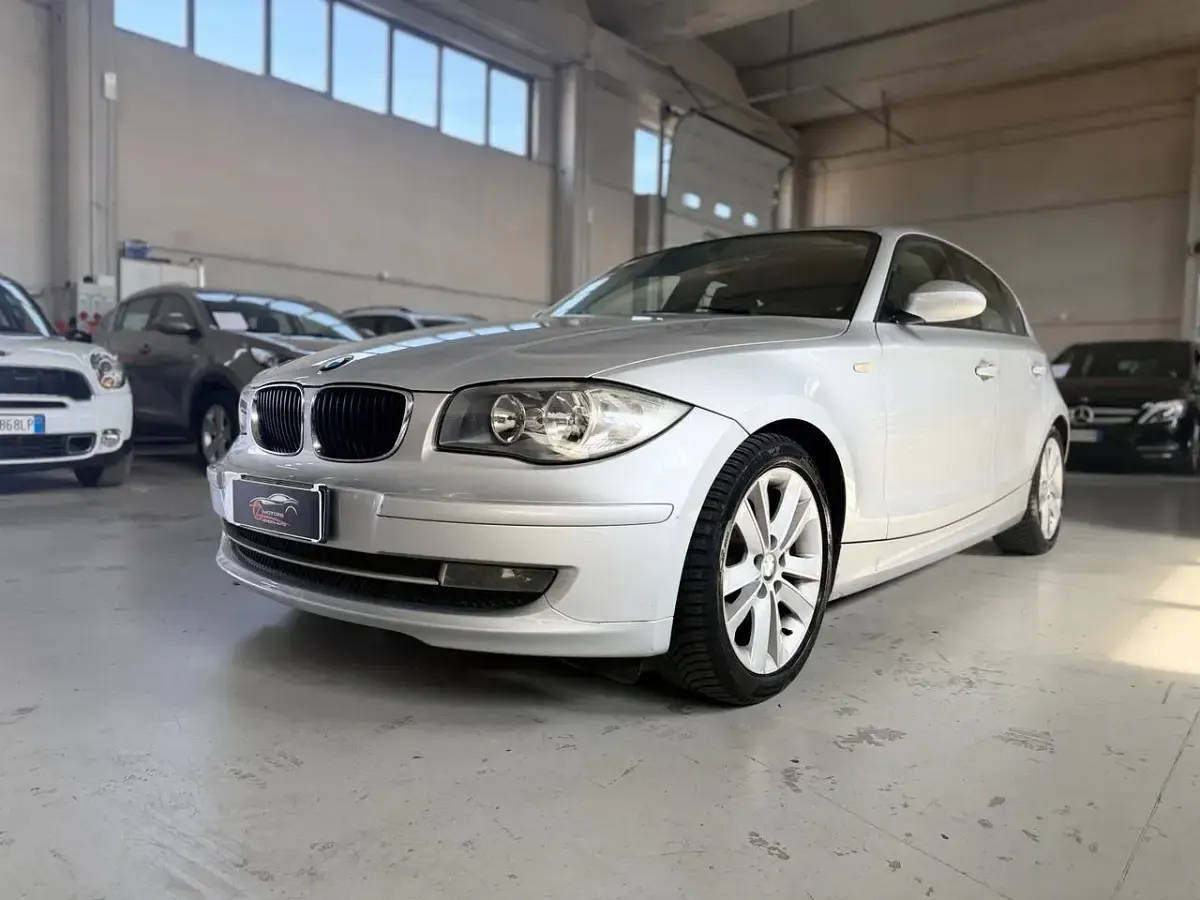 Usata BMW 118 143 CV (105 kW) 2008 Argento Utilitaria