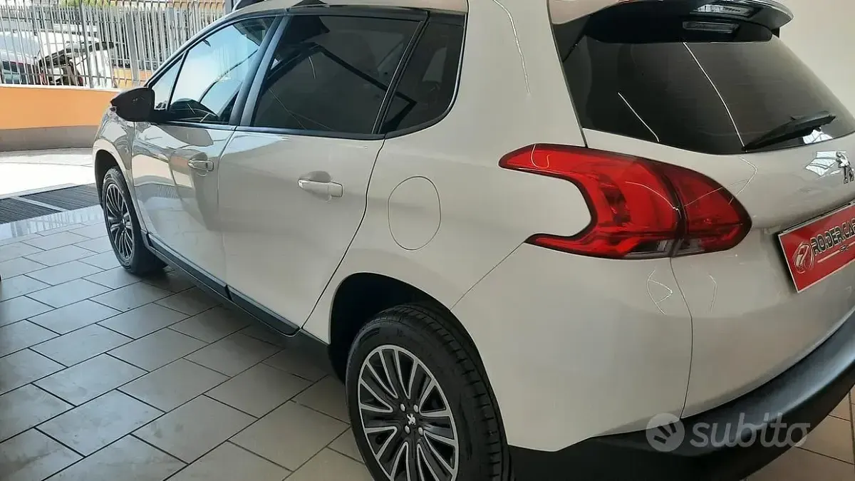 Usata Peugeot 2008 Allure 92 CV (67 kW) 2014 Bianco SUV
