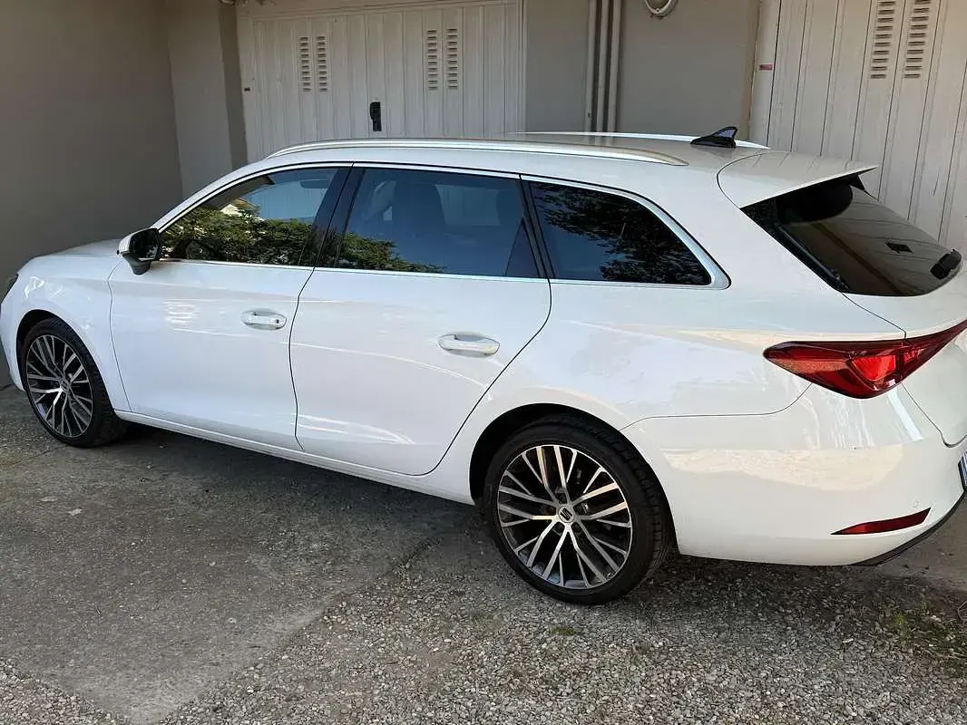 Usata Seat Leon XCELLENCE 150 CV (110 kW) 2021 Bianco Station wagon
