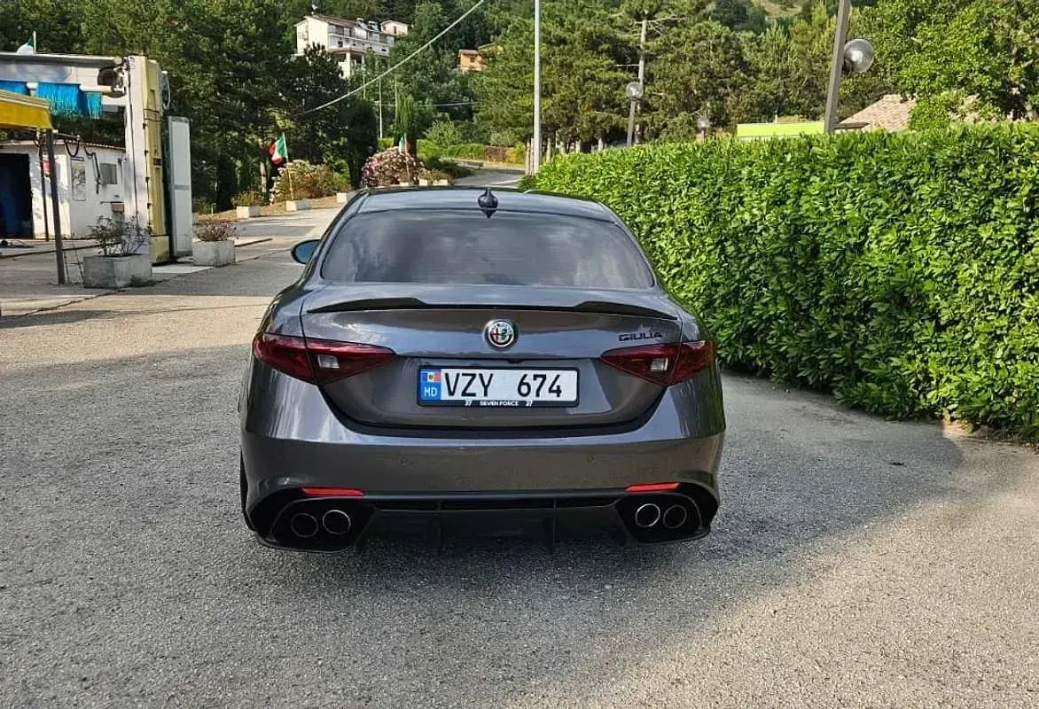 Usata Alfa Romeo Giulia Quadrifoglio 510 CV (375 kW) 2016 Grigio Berlina