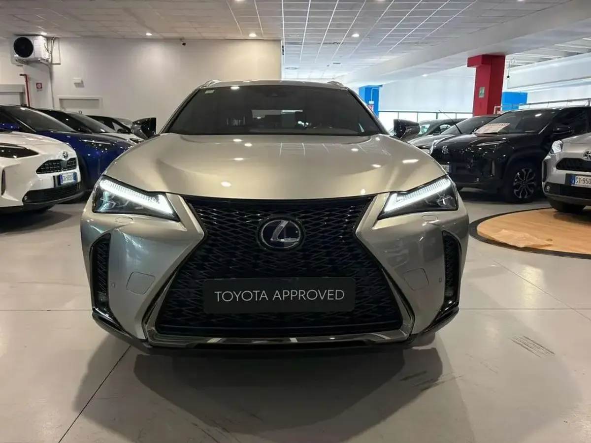 Usata Lexus UX 250h Sport Line 184 CV (135 kW) 2021 Other SUV