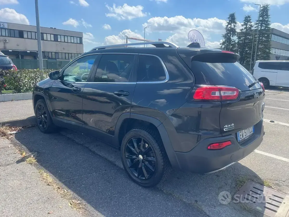 Usata Jeep Cherokee Limited 140 CV (102 kW) 2014 Nero SUV