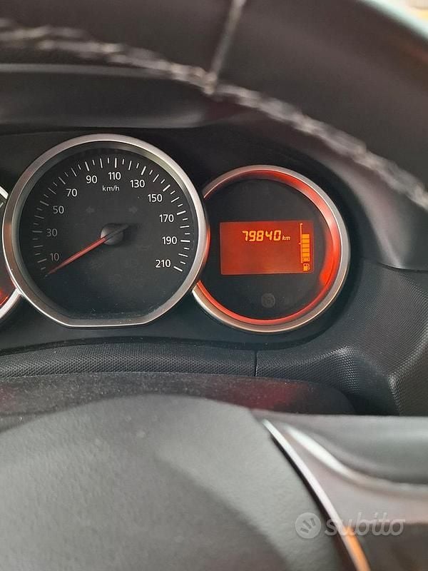 Usata Dacia Duster Lauréate 110 CV (80 kW) 2017 Grigio SUV