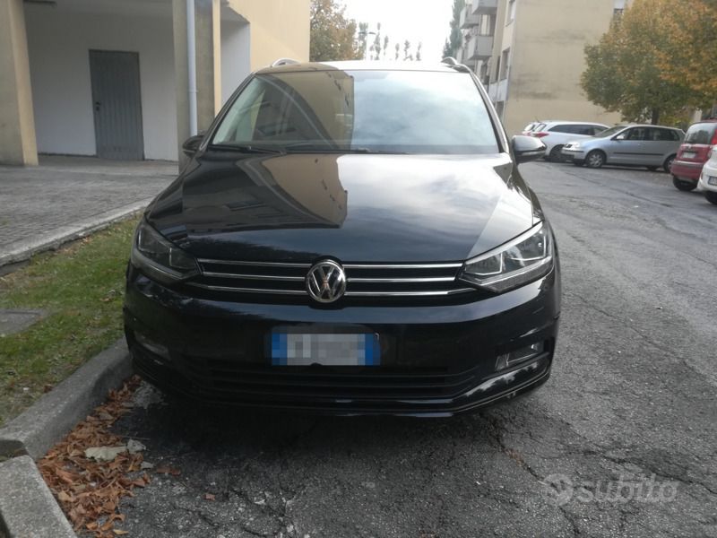 Nero Usata 2016 VW Touran Monovolume | 20.000 € (Molto cara) - Immagine 1/4