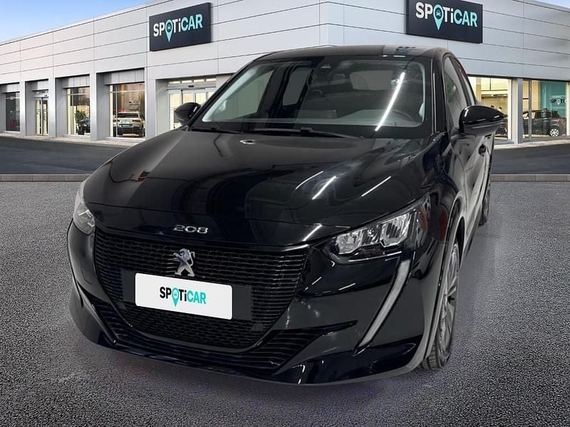 Begagnad Peugeot e-208 Active 100 kW (136 HK) 2024 Halvkombi