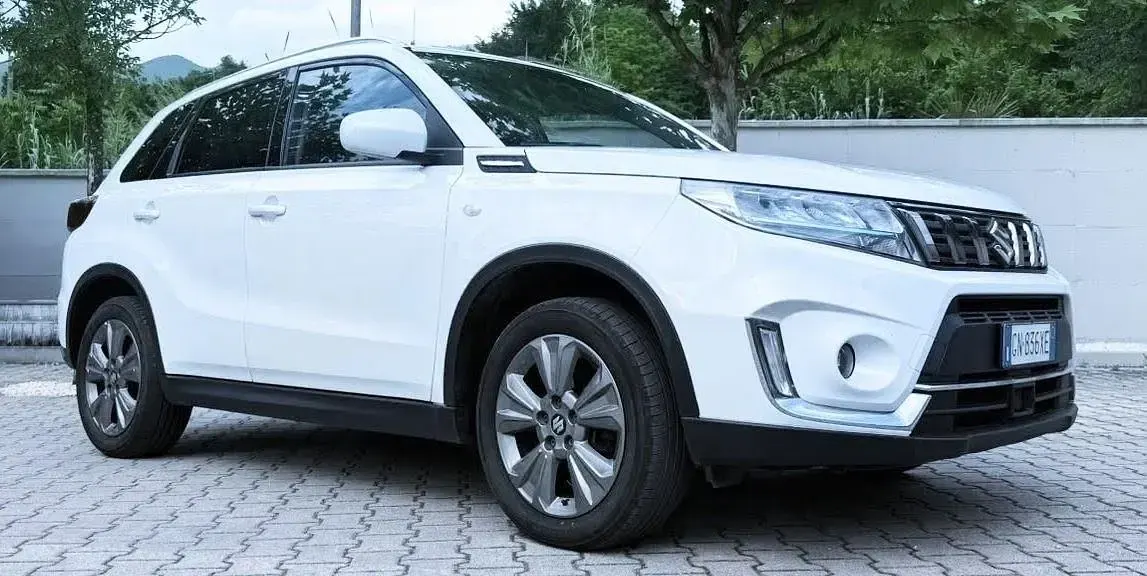 Usata Suzuki Vitara 129 CV (94 kW) 2023 Bianco SUV