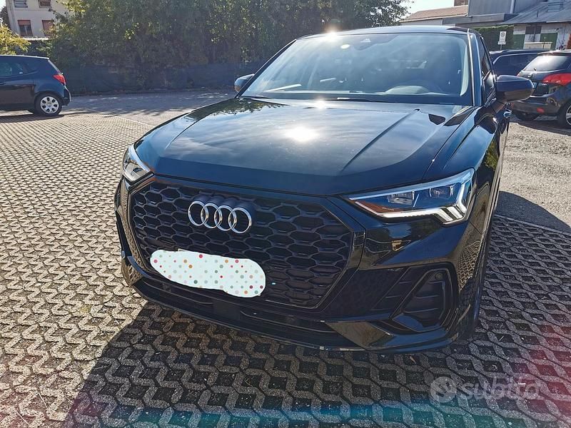 Nero Usata 2022 Audi Q3 Sportback S-Line SUV | 40.000 € (Buon prezzo) - Immagine 1/4