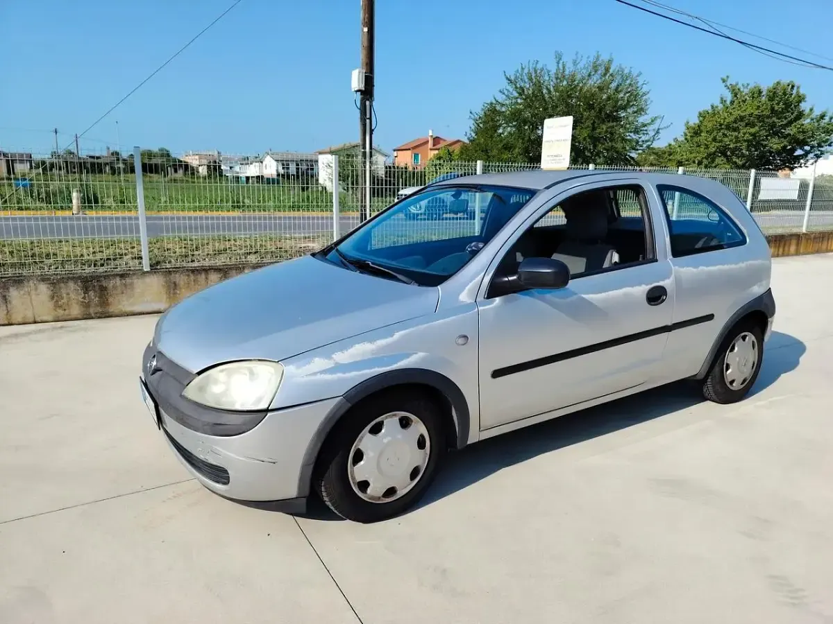 Usata Opel Corsa 58 CV (42 kW) 2000 Utilitaria