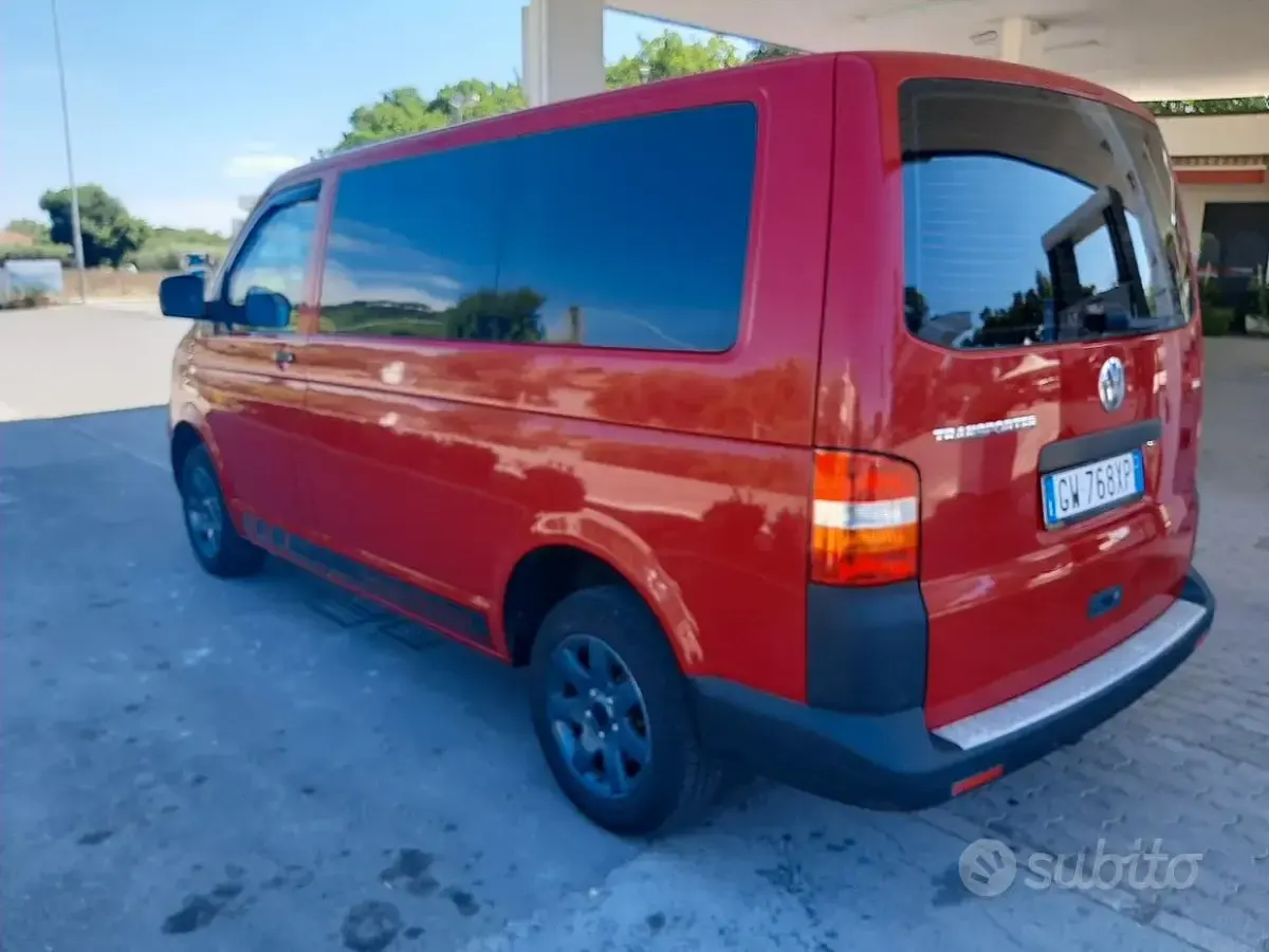 Usata VW Transporter Trendline 102 CV (75 kW) 2008 Rosso Furgone