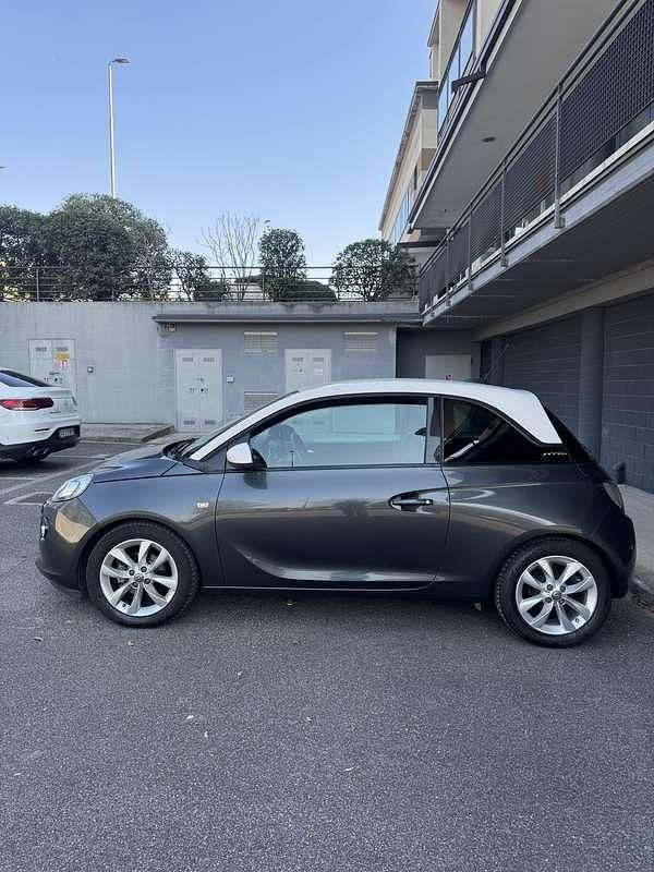 Usata Opel Adam 90 CV (66 kW) 2016 Utilitaria