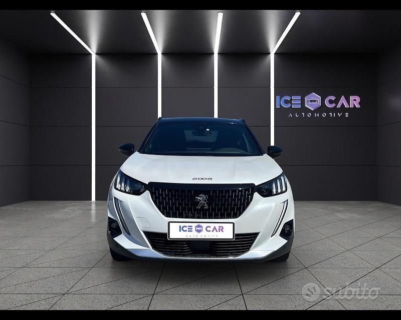 Usado Peugeot 2008 GT 131 HP (96 kW) 2022 Branco SUV
