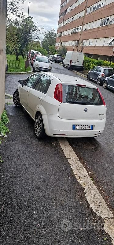 Usata Fiat Grande Punto 75 CV (55 kW) 2006 Bianco Utilitaria