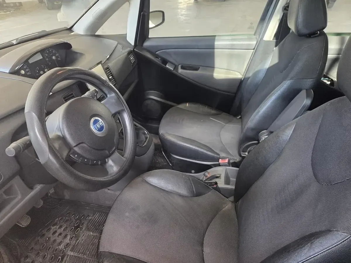 Usata Fiat Idea 75 CV (55 kW) 2009 Grigio Monovolume