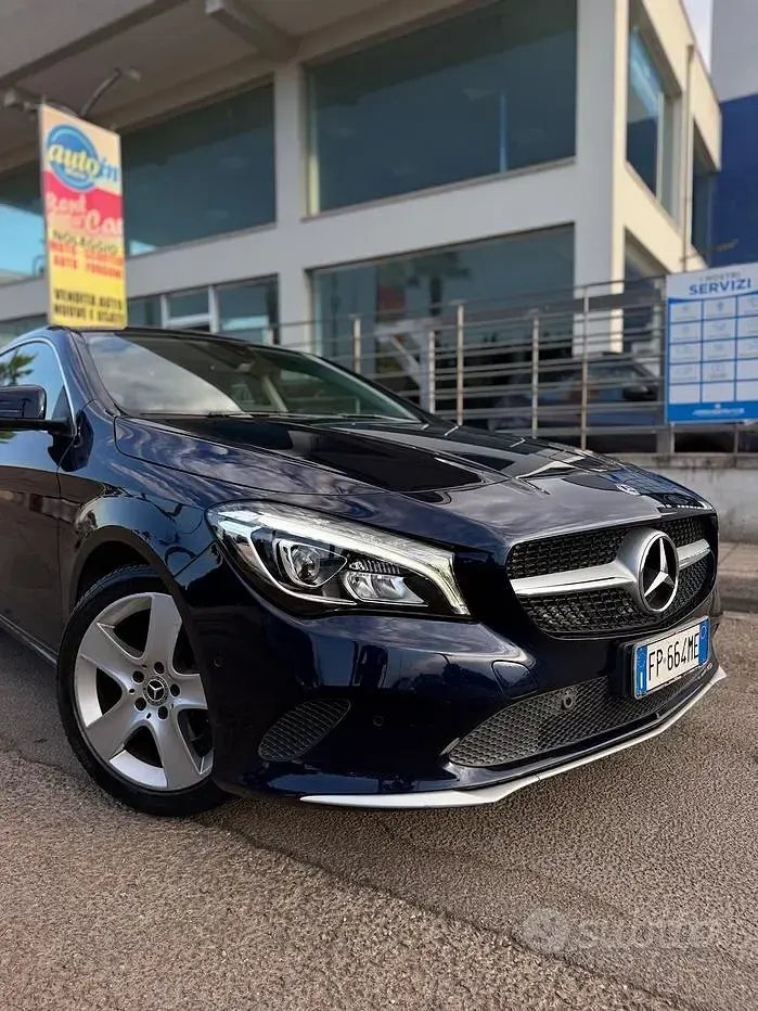 Usata Mercedes CLA180 109 CV (80 kW) 2018 Bluazzurro Coupé