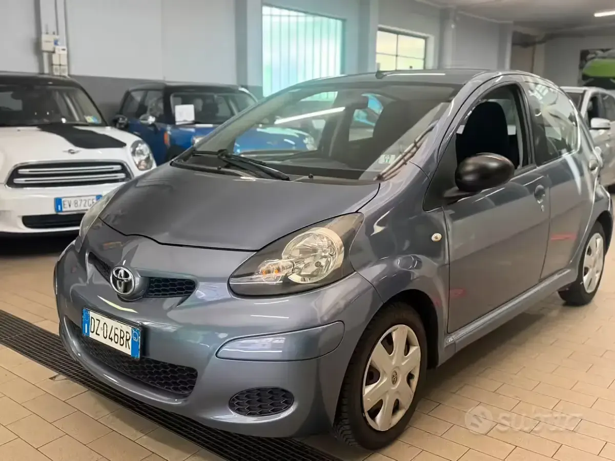 Begagnad Toyota Aygo Sol 68 HK (50 kW) 2009 Grå Halvkombi