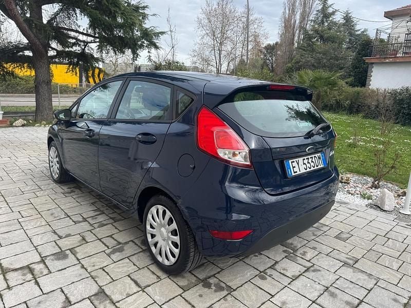 Usata Ford Fiesta Business Edition 75 CV (55 kW) 2015 Blu Berlina