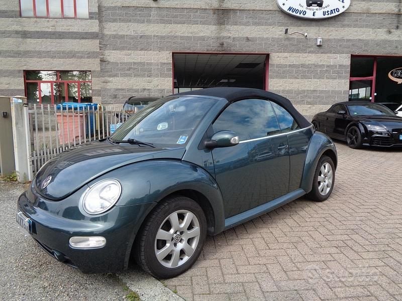 Usata VW New Beetle Cabriolet 101 CV (74 kW) 2004 Verde Cabrio