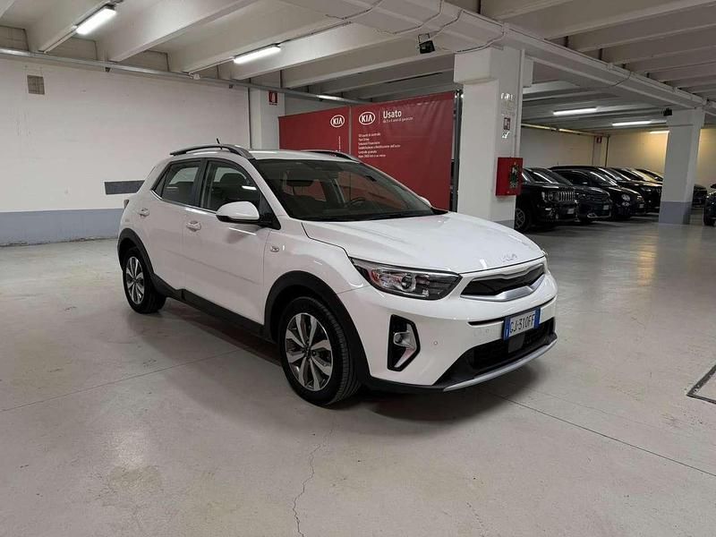 Bianco Usata 2022 Kia Stonic Style SUV | 15.900 € (Cara) - Immagine 1/4