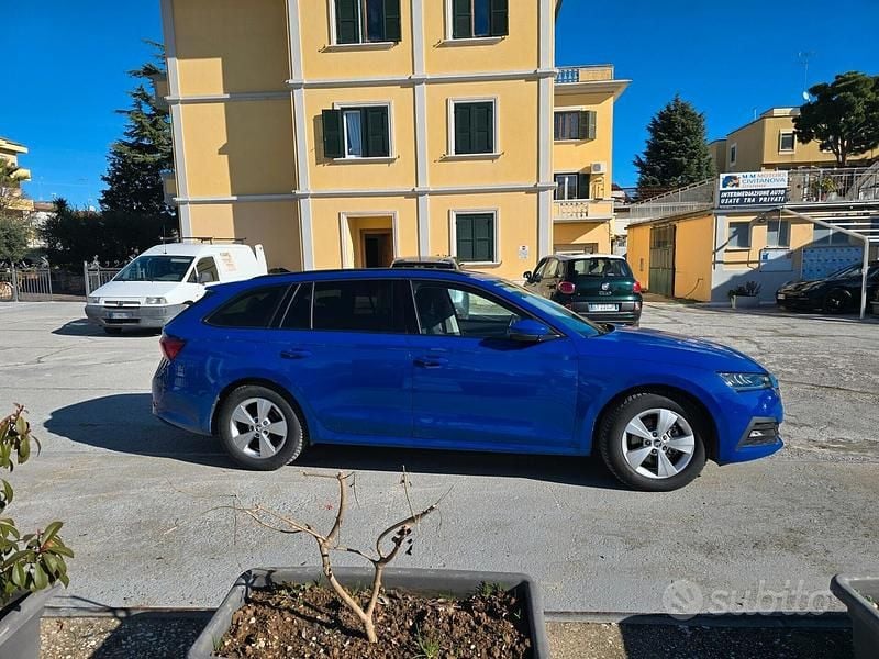 Usata Skoda Octavia Executive 150 CV (110 kW) 2020 Blu/azzurro Station wagon