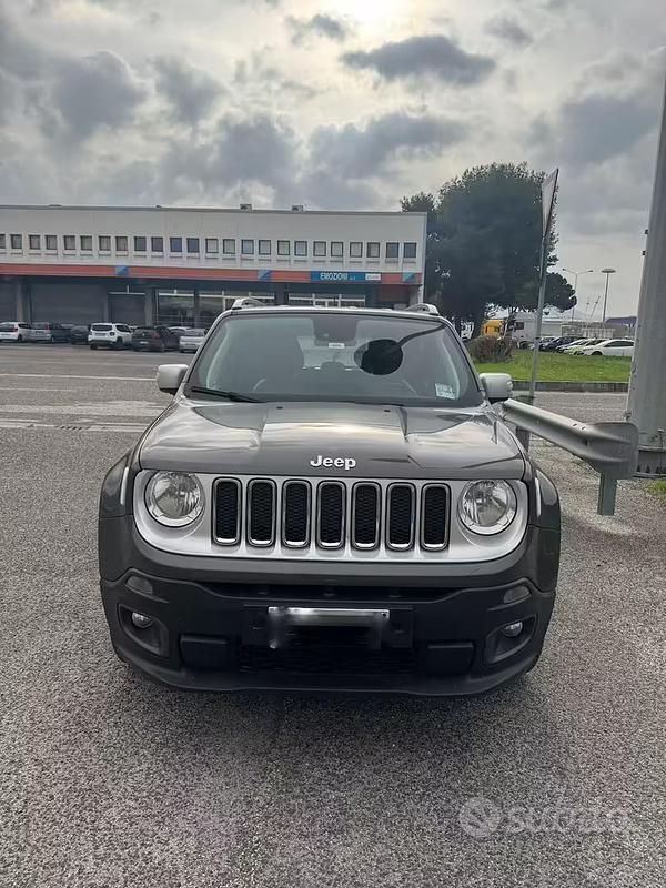 Usado Jeep Renegade Limited 140 CV (102 kW) 2018 Gris SUV
