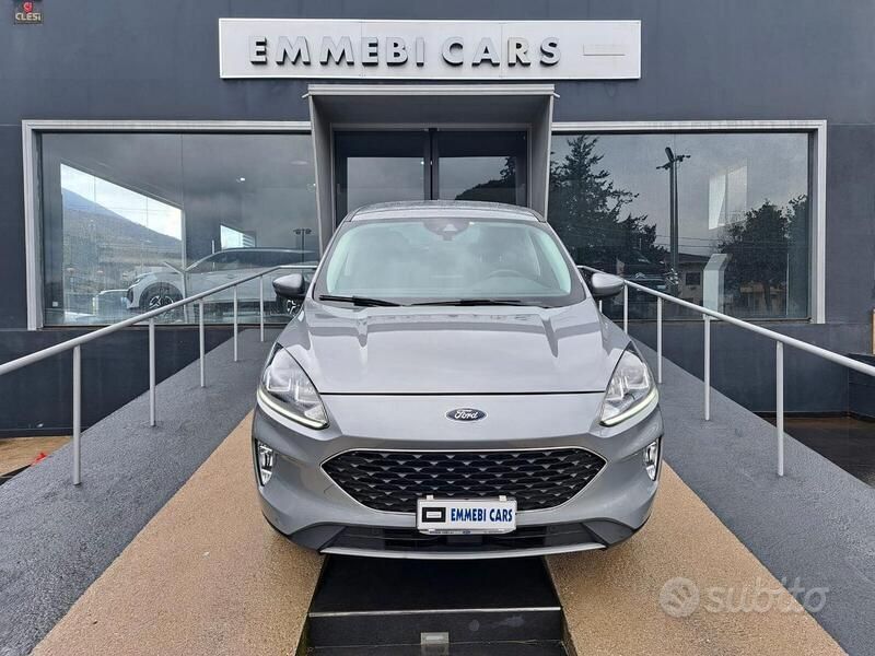 Grigio Usata 2021 Ford Kuga SUV | 18.900 € (Buon prezzo) - Immagine 1/4