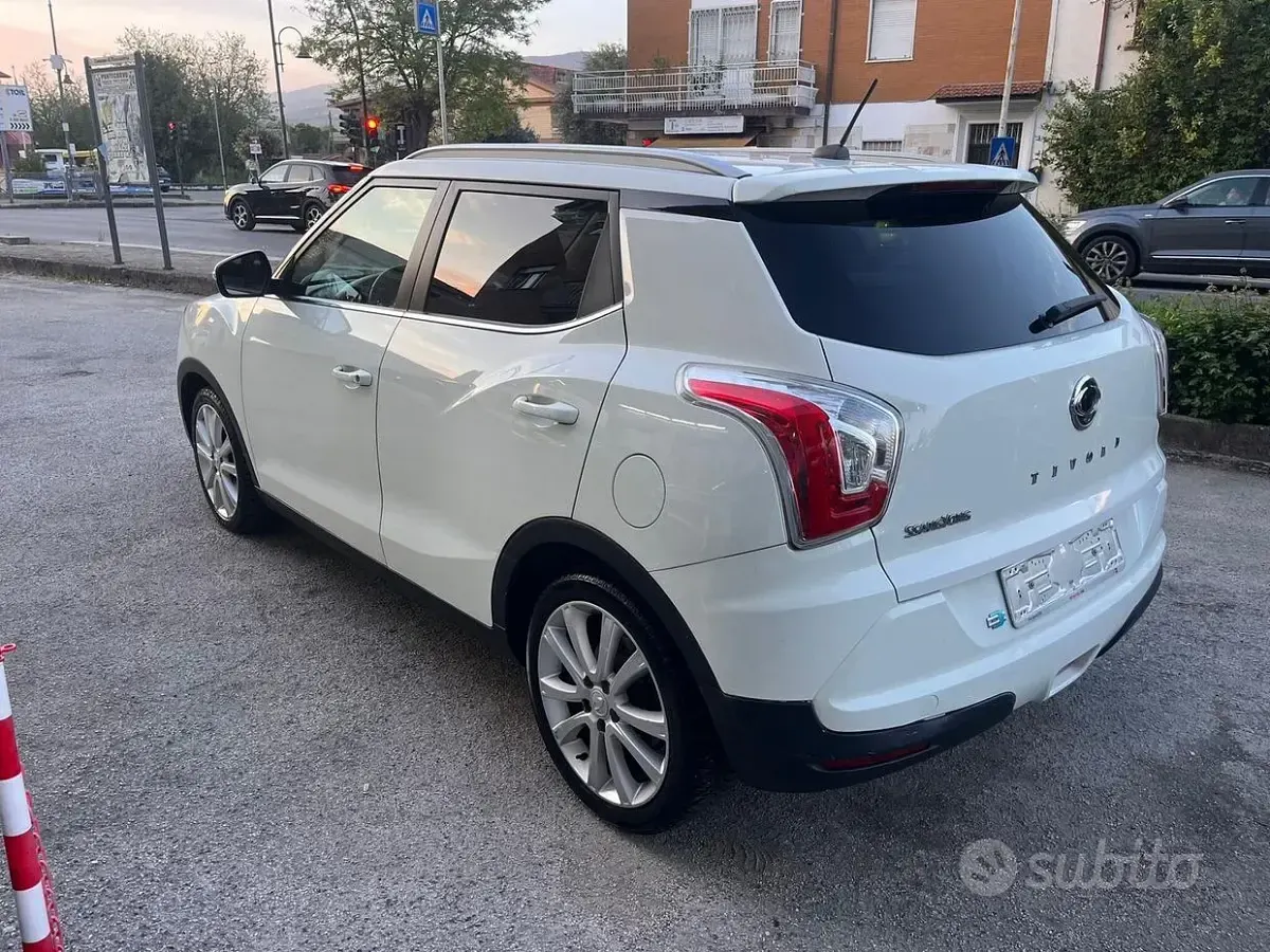 Usata SsangYong Tivoli 115 CV (84 kW) 2017 Bianco SUV