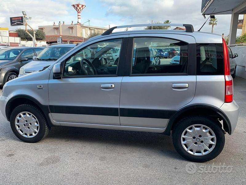 Usata Fiat Panda 4x4 60 CV (44 kW) 2010 Grigio Utilitaria